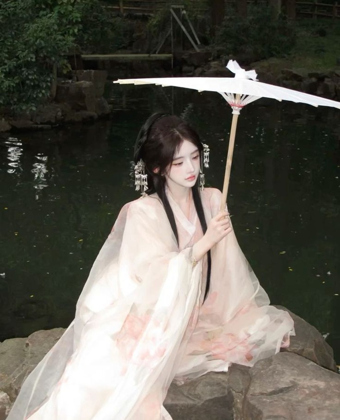 ảnh gái xinh cổ trang 20