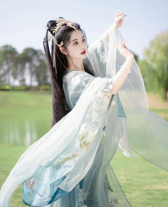 ảnh gái xinh cổ trang 35