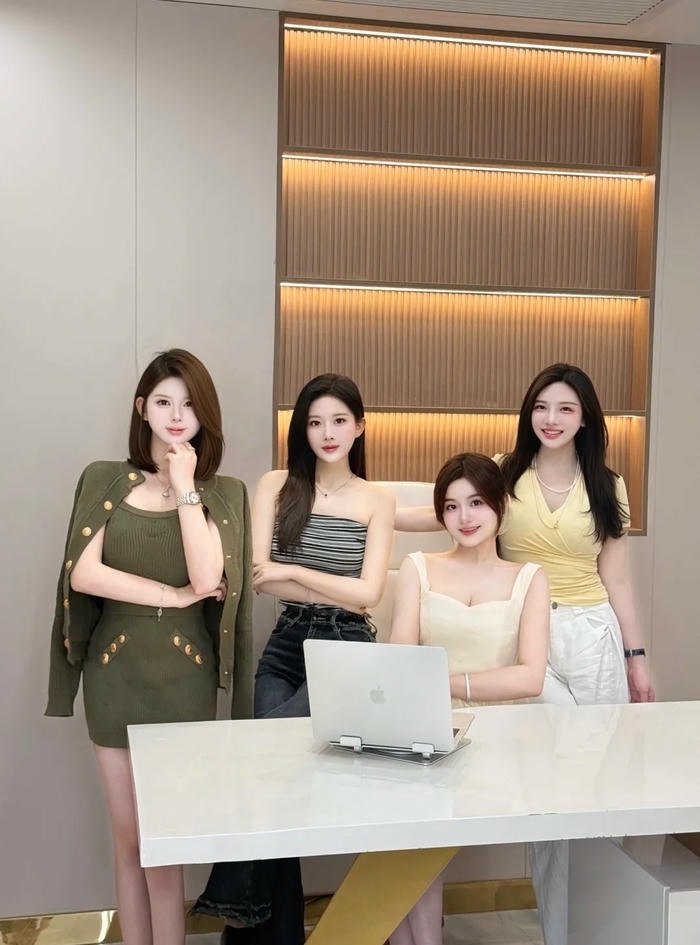 ảnh gái xinh công sở