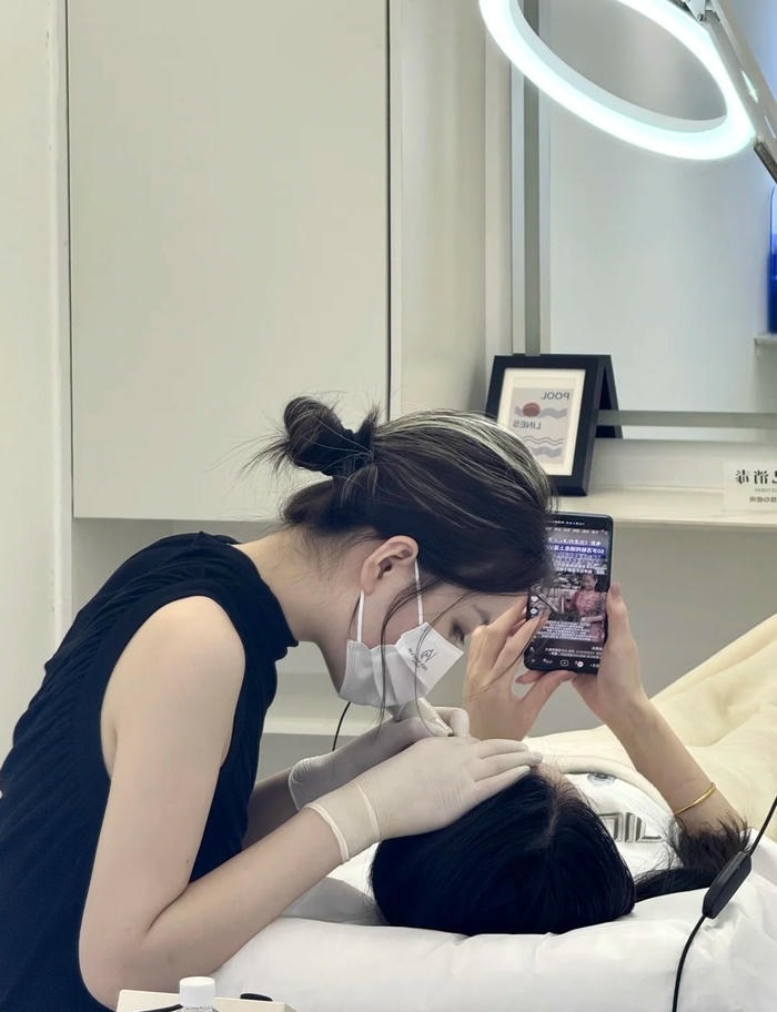 ảnh gái xinh công sở 20