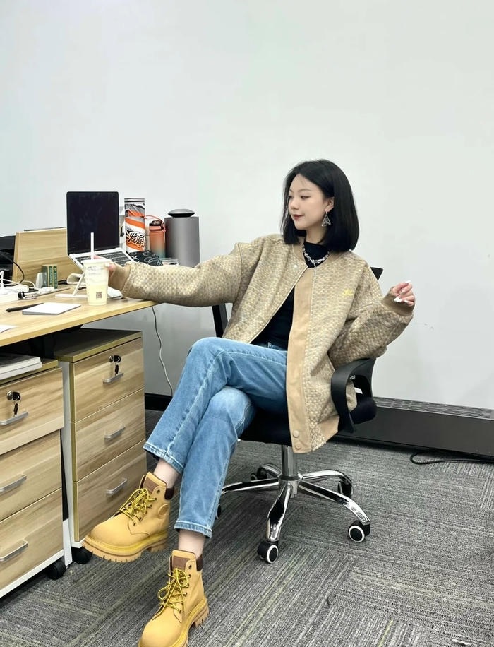 ảnh gái xinh công sở 23