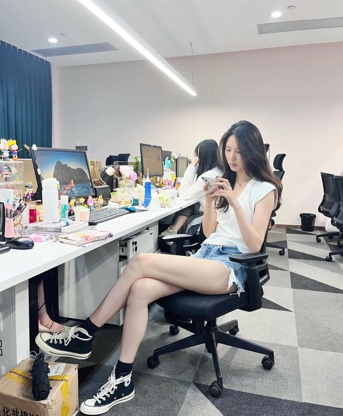 ảnh gái xinh công sở 24