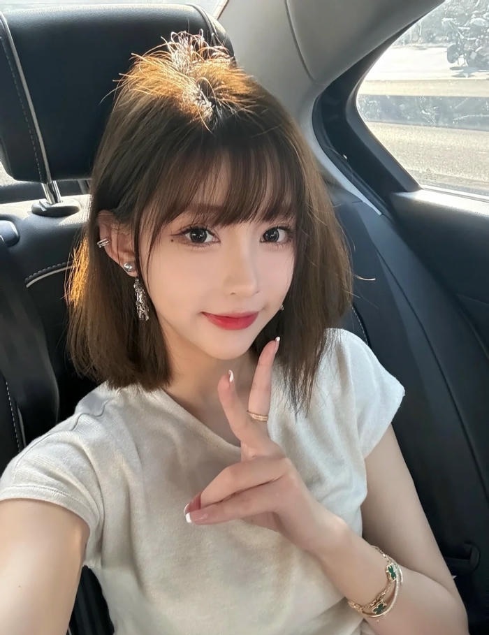ảnh gái xinh tóc ngắn 32