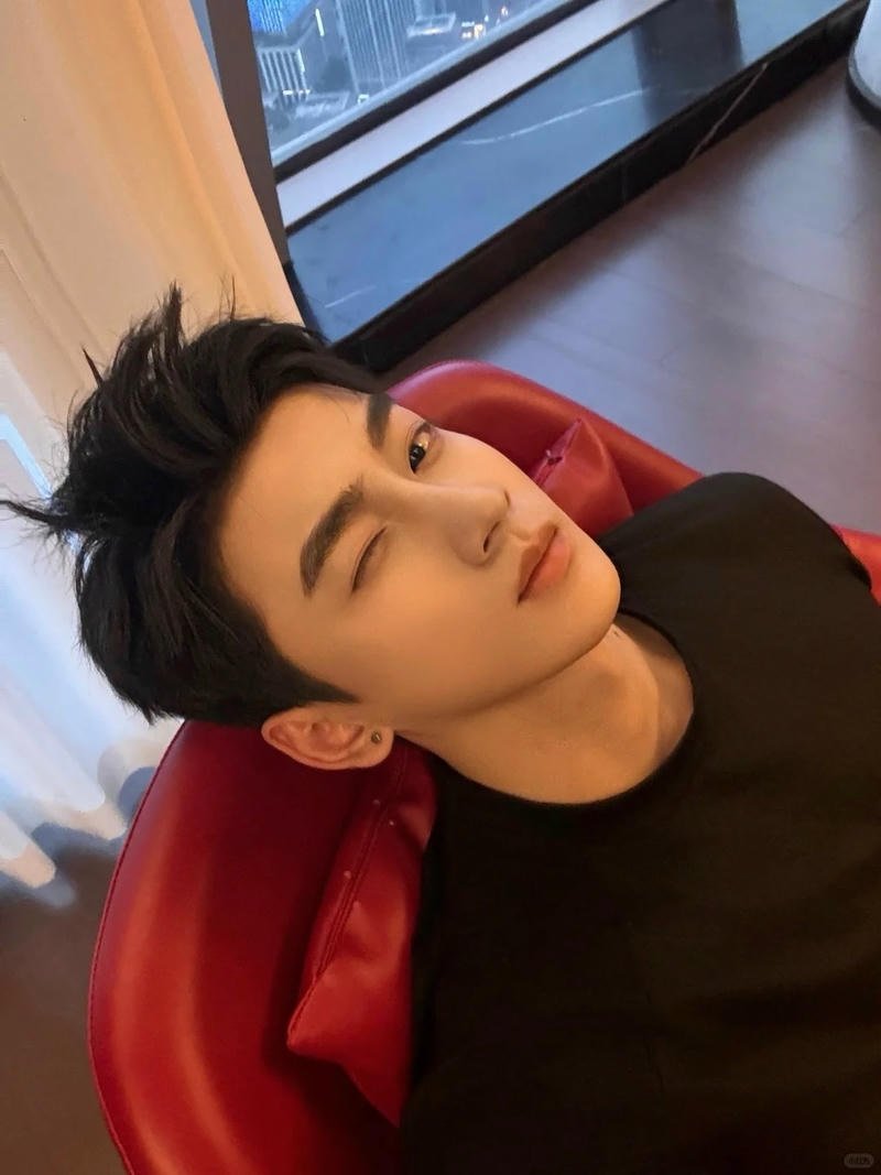 ảnh trai 2k4 cá tính