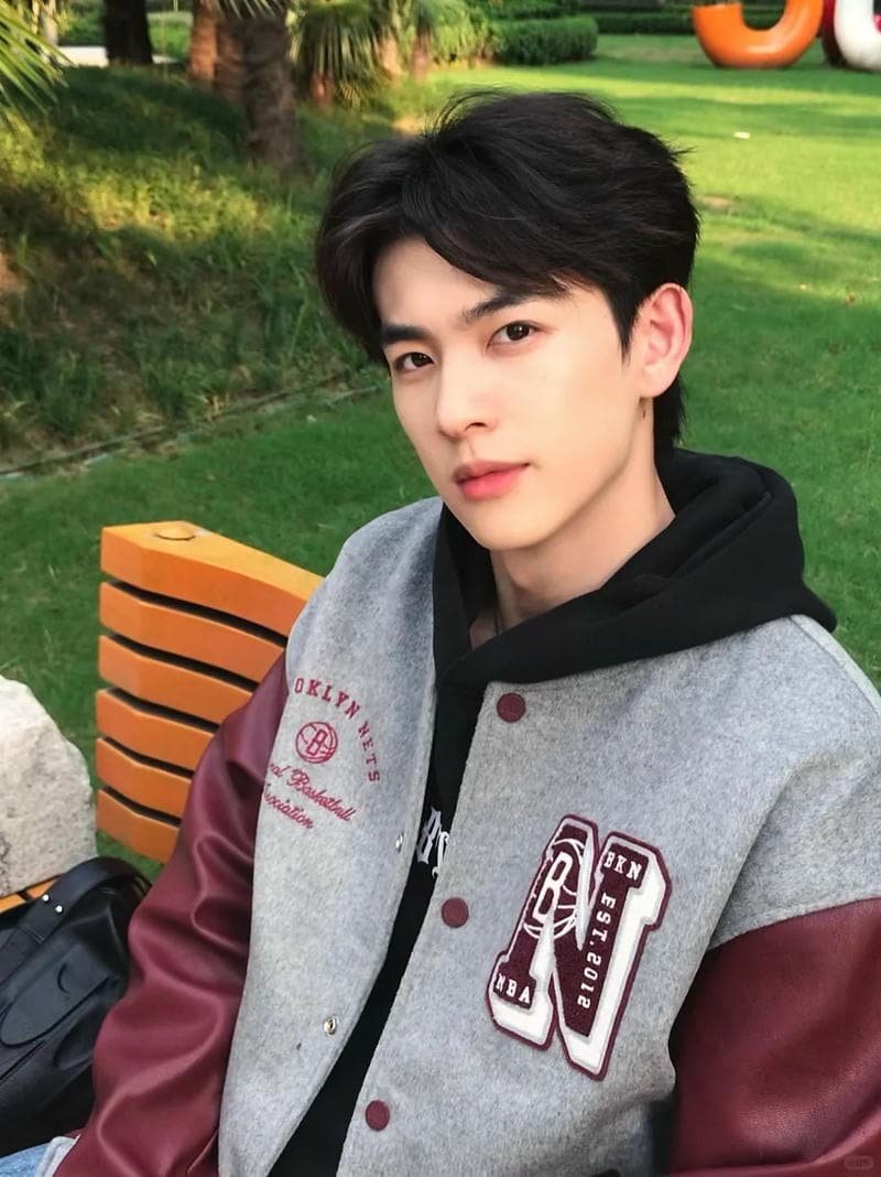 ảnh trai 2k4 chụp ngoài trời