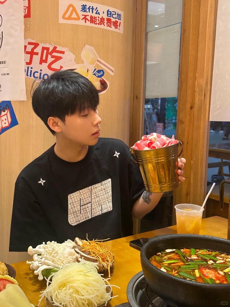 ảnh trai 2k4 giản dị