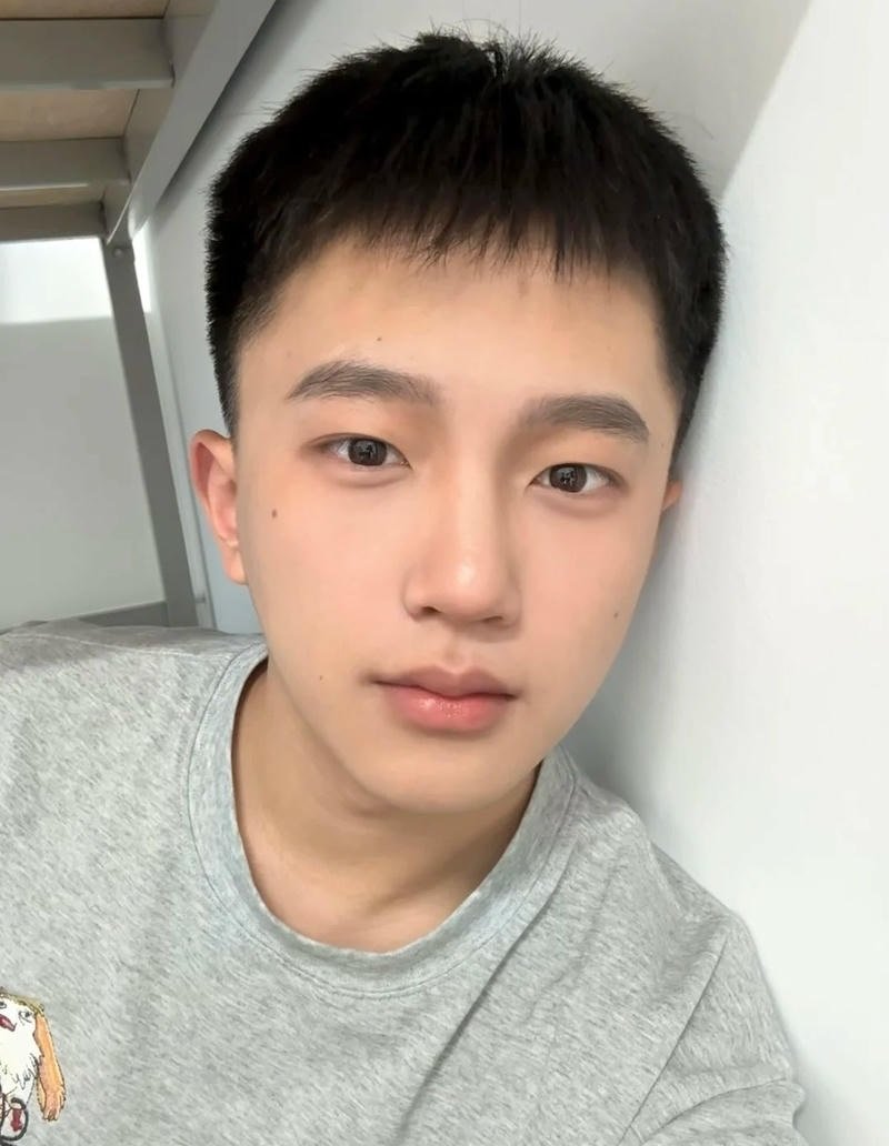 ảnh trai 2k4 trẻ trung