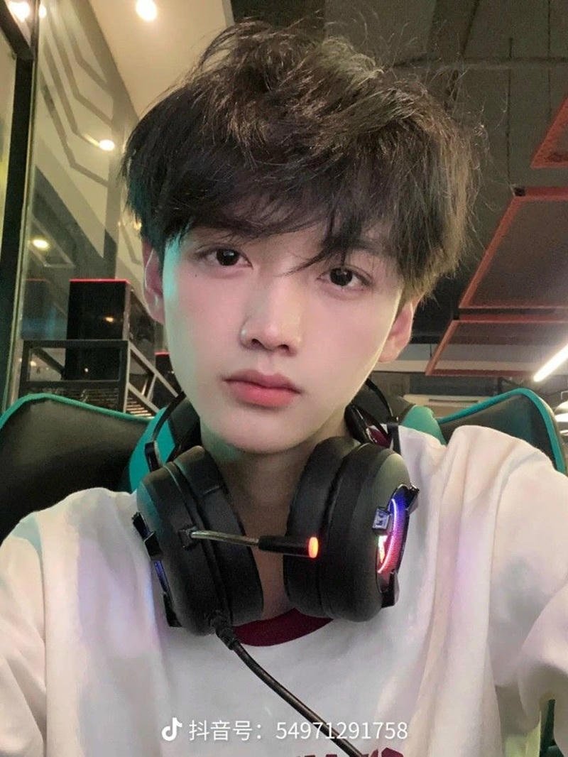 ảnh trai 2k8 giản dị