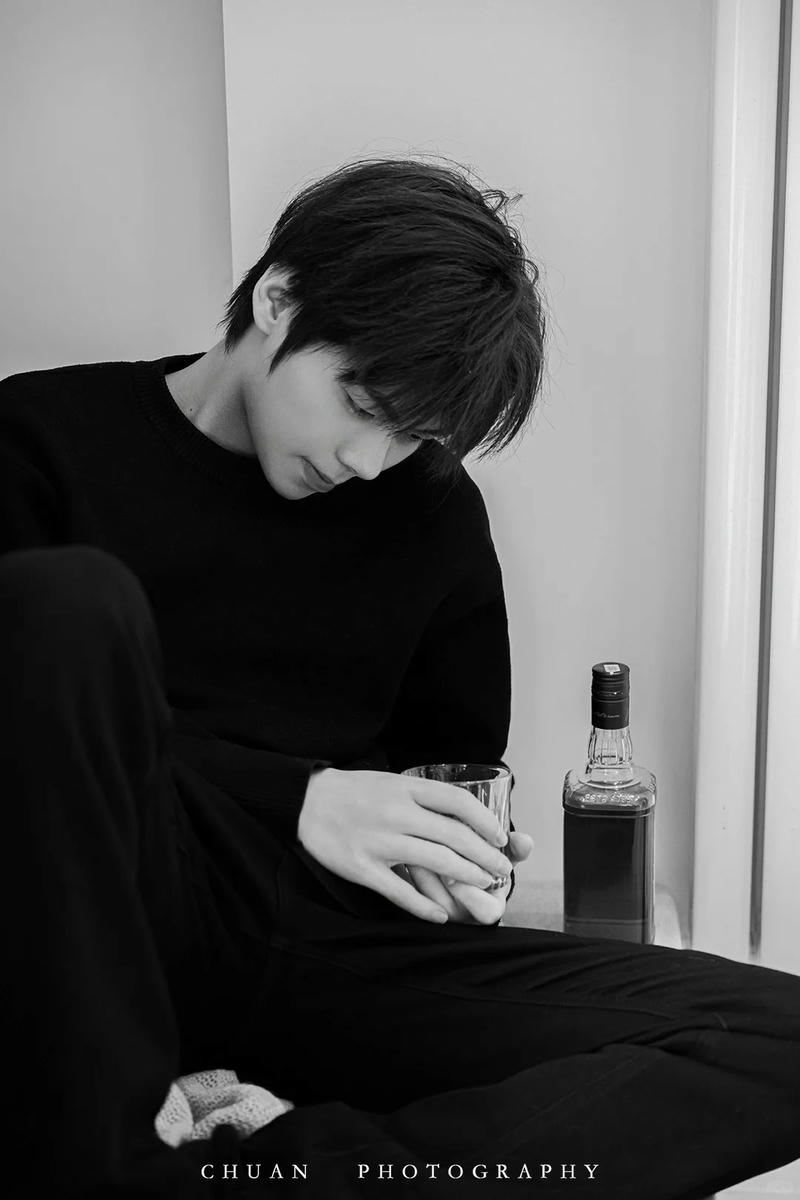 ảnh trai buồn cô đơn