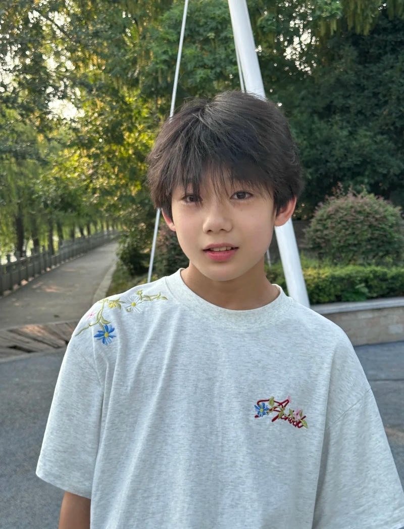 ảnh trai cấp 2 đời thường