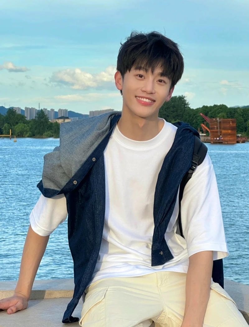 ảnh trai cute cười