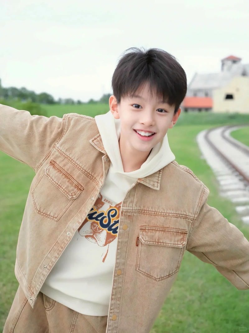 ảnh trai đẹp 10 tuổi đáng yêu