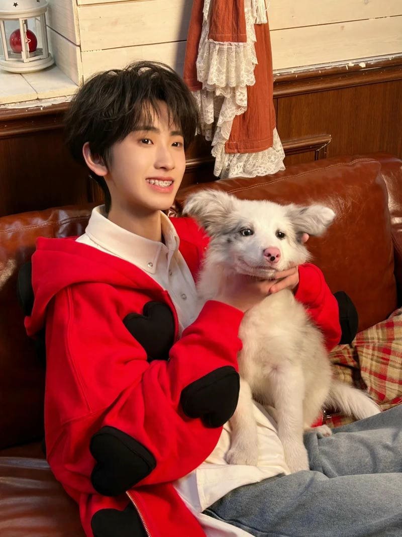 anh trai dep 13 tuoi cuoi tuoi