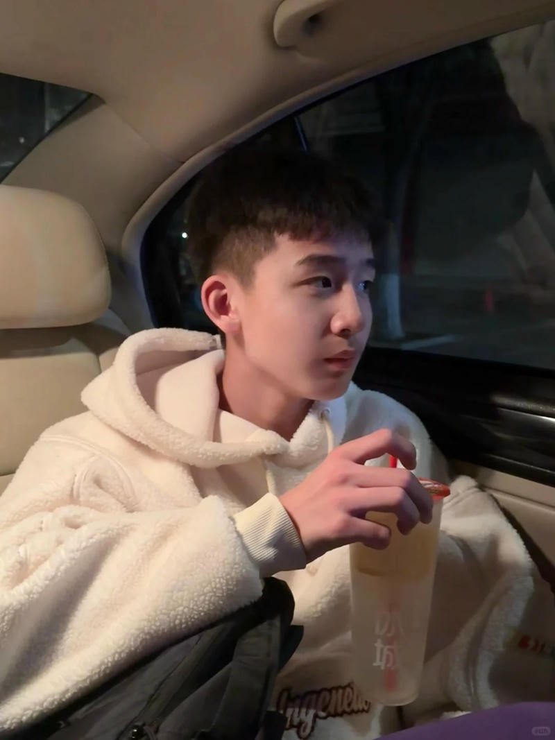 ảnh trai đẹp 13 tuổi tự nhiên