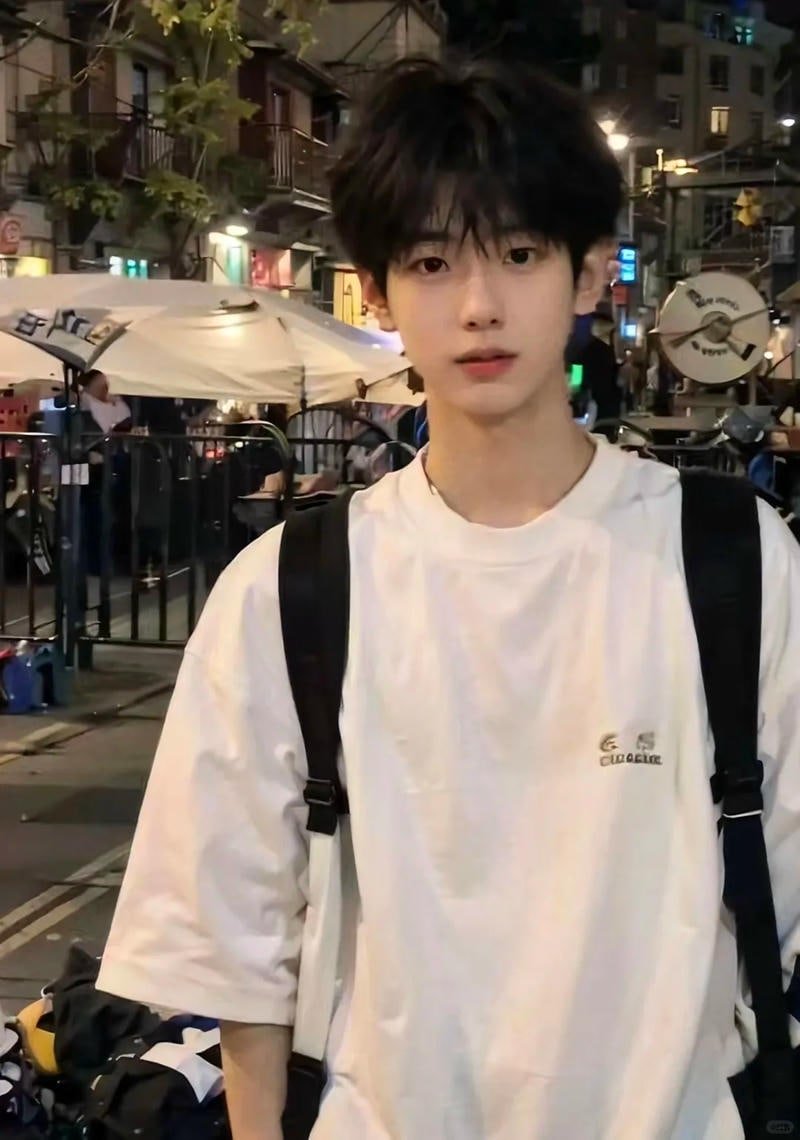 anh trai dep hoc sinh ao trang