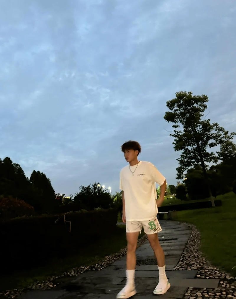 ảnh trai đẹp học sinh năng động