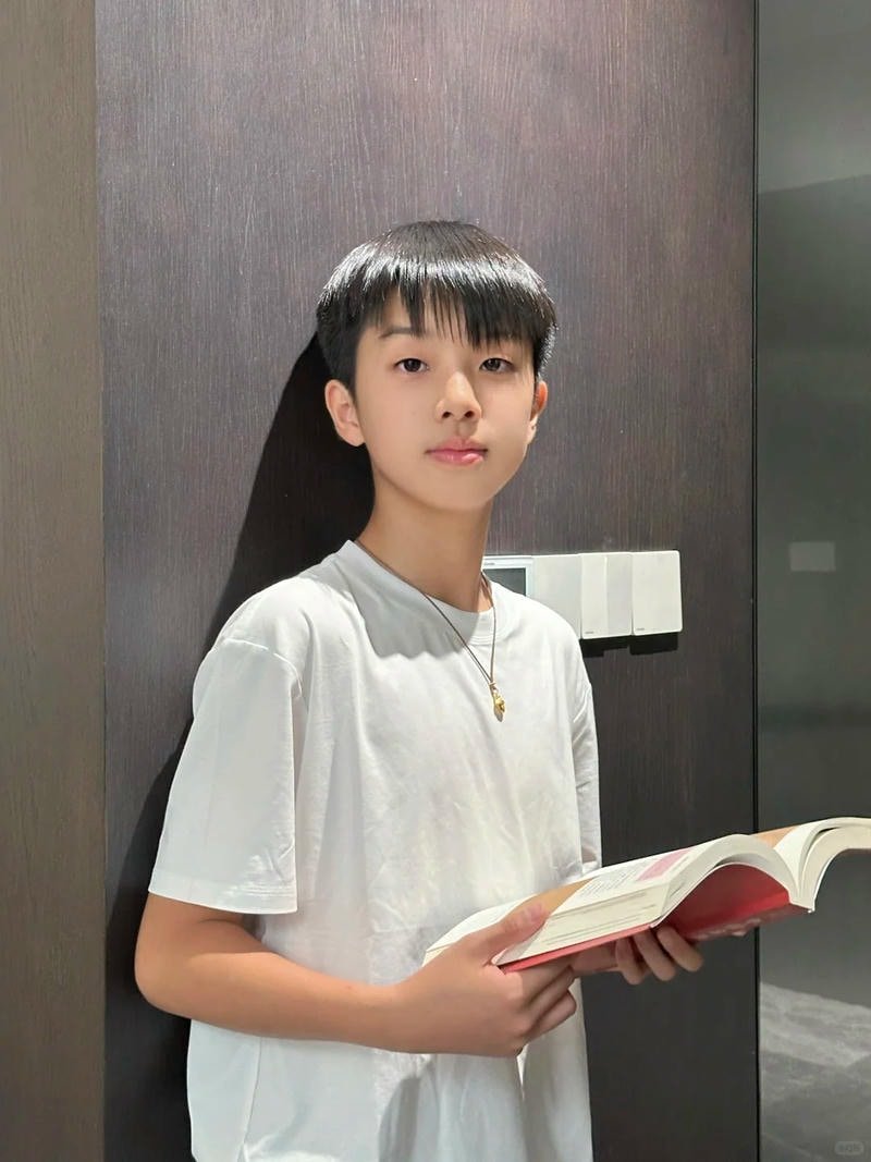 ảnh trai đẹp lớp 7 đi học