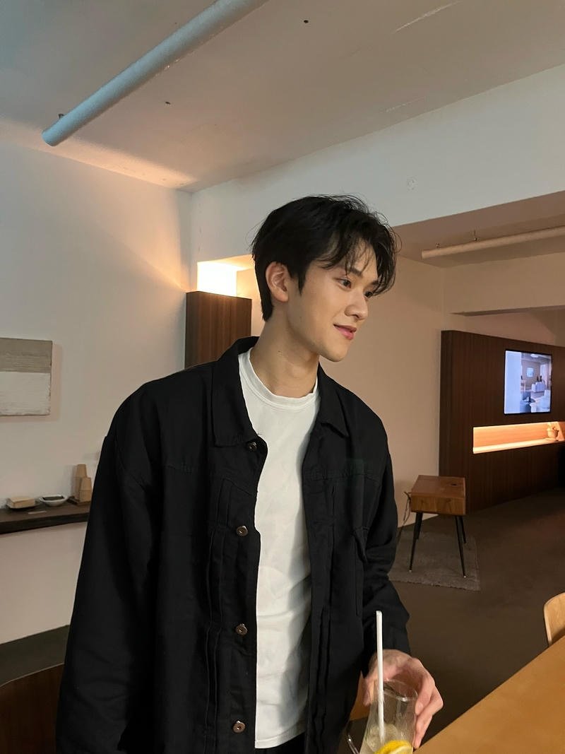 ảnh trai hàn quốc mặc áo khoác dài