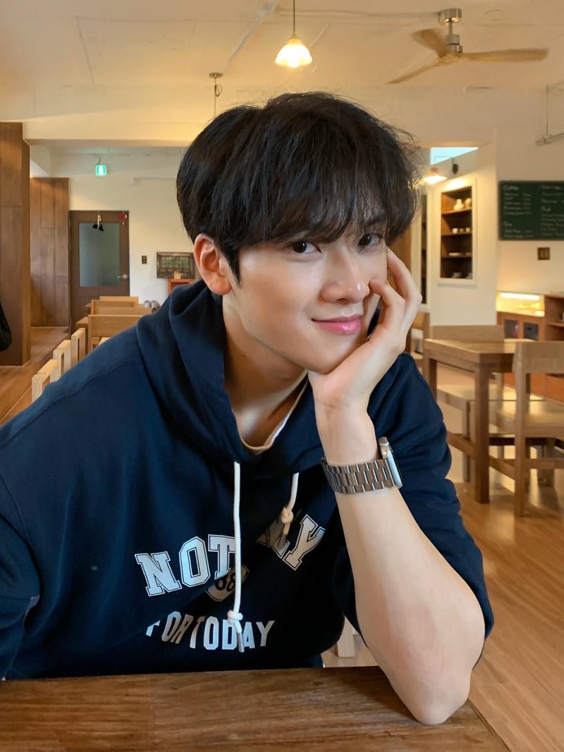 ảnh trai hàn quốc nụ cười hiền