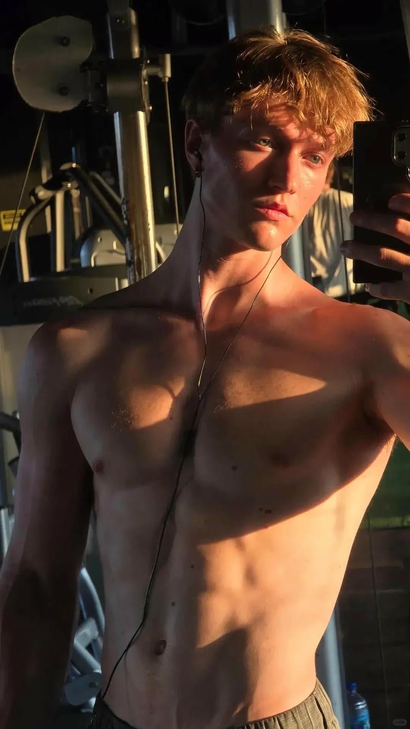 ảnh trai nga body đẹp