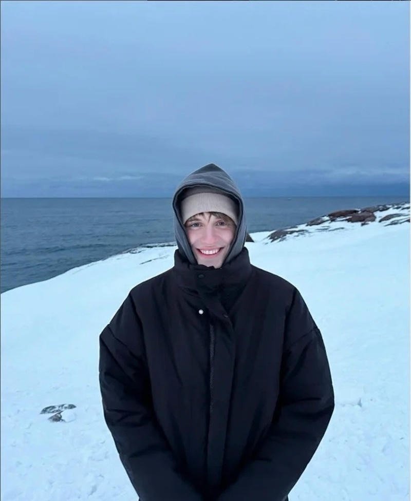 ảnh trai nga cười