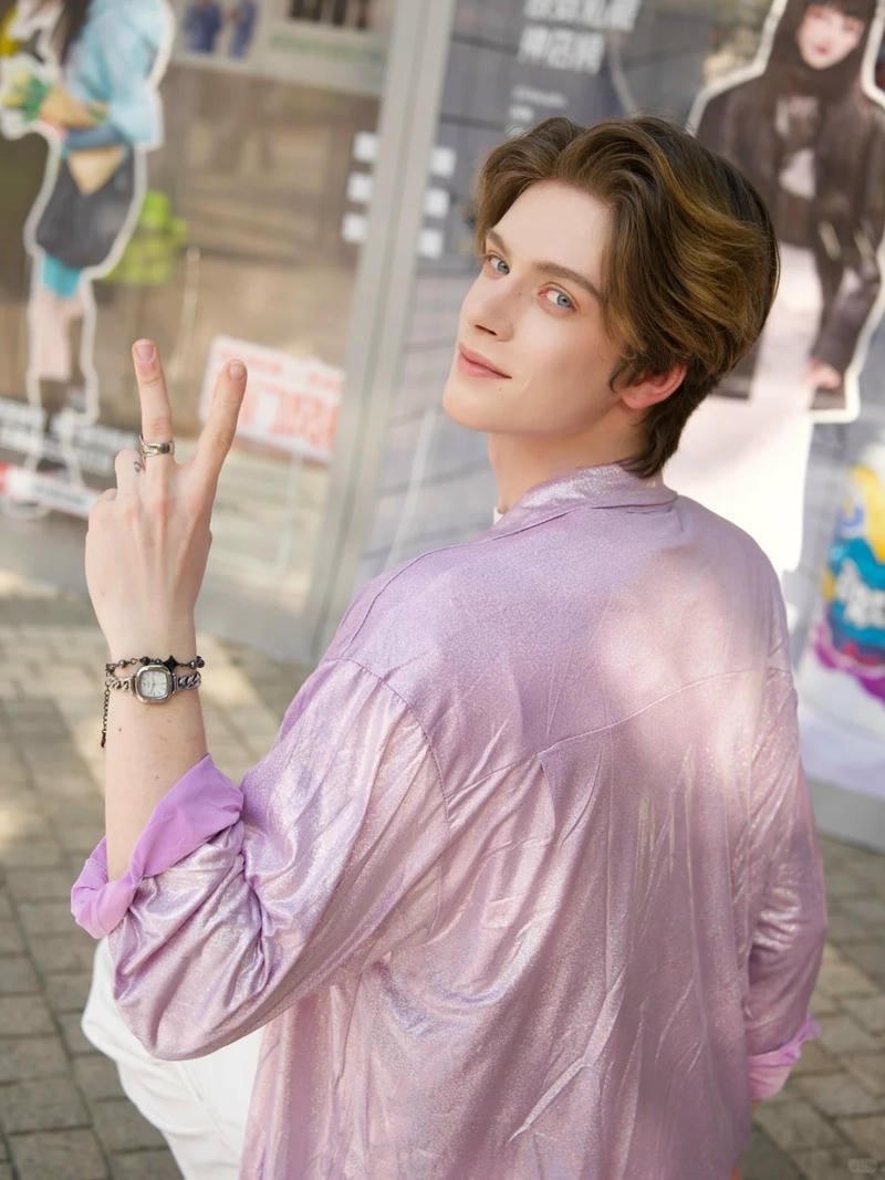 ảnh trai nga nụ cười hiền