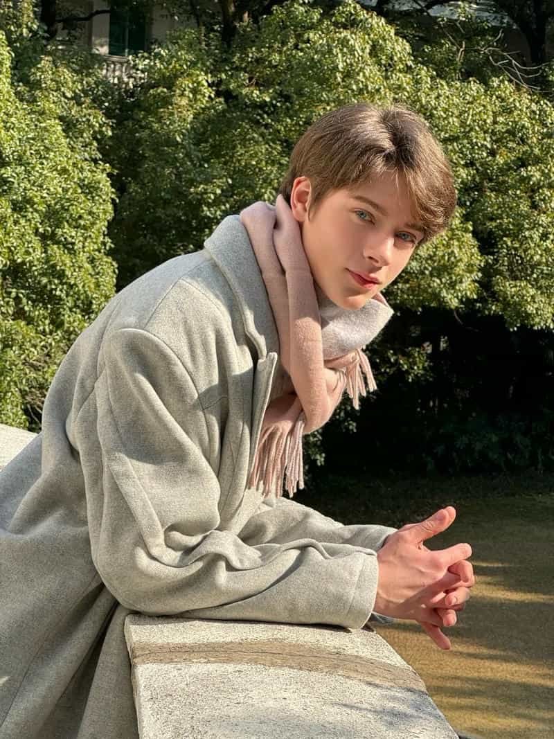 ảnh trai nga phong cách