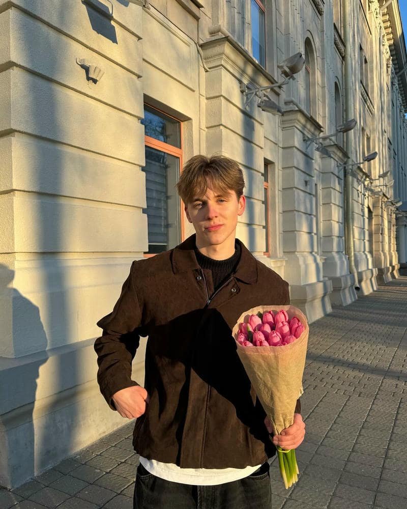 ảnh trai nga trên phố