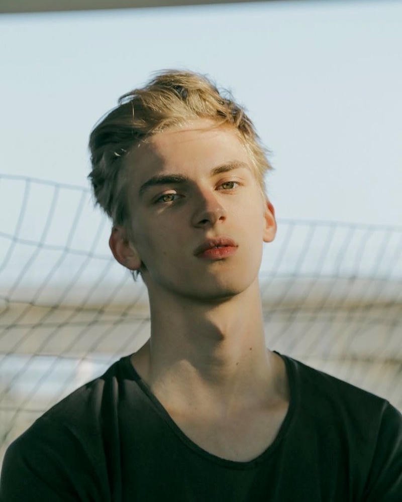 ảnh trai tây cá tính