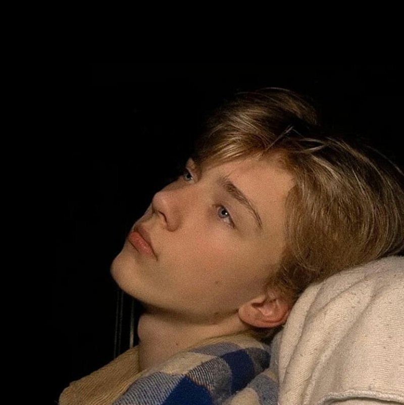 ảnh trai tây đời thường