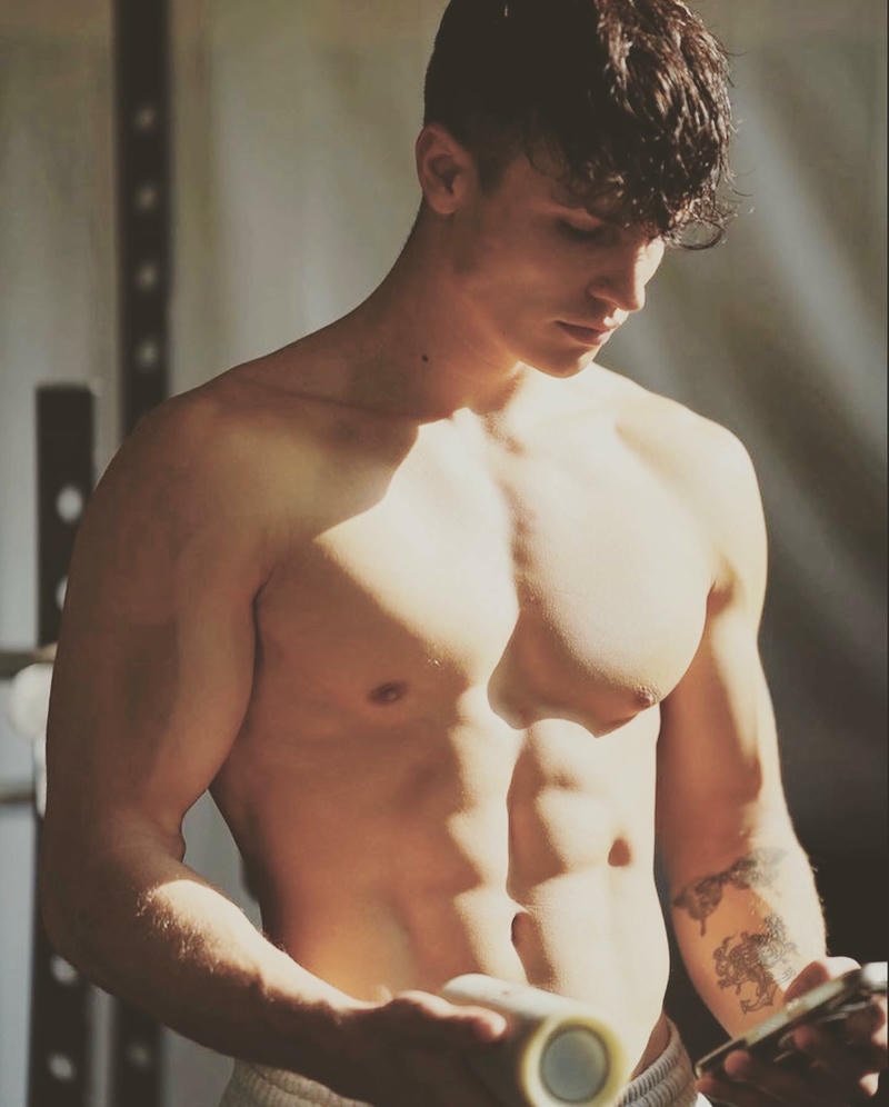 ảnh trai tây ngầu