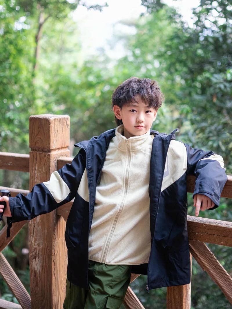 hình ảnh trai đẹp 10 tuổi bạn học