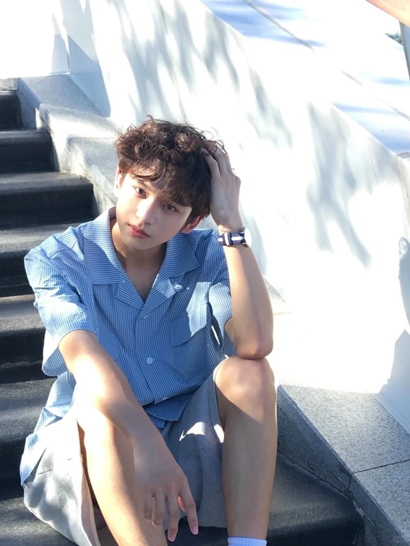 hình ảnh trai đẹp 13 tuổi mỉm cười