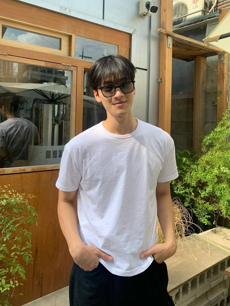 hinh anh trai han quoc