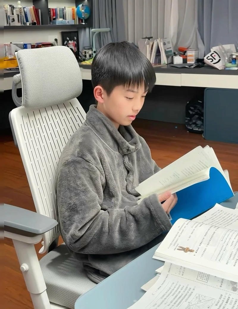 trai đẹp 13 tuổi học đường