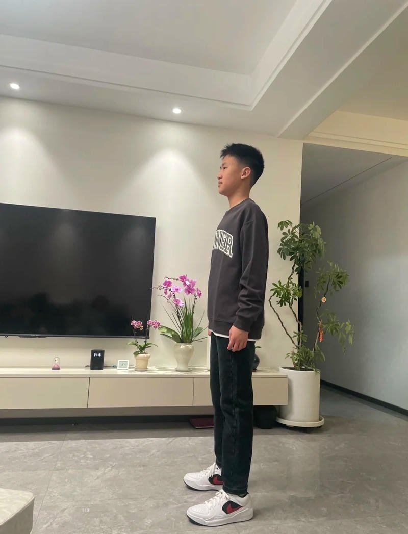 ảnh trai đẹp 14 tuổi đời thường