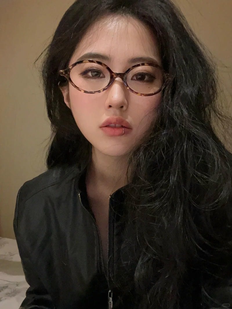 Album ảnh ảnh gái xinh đeo kính mới