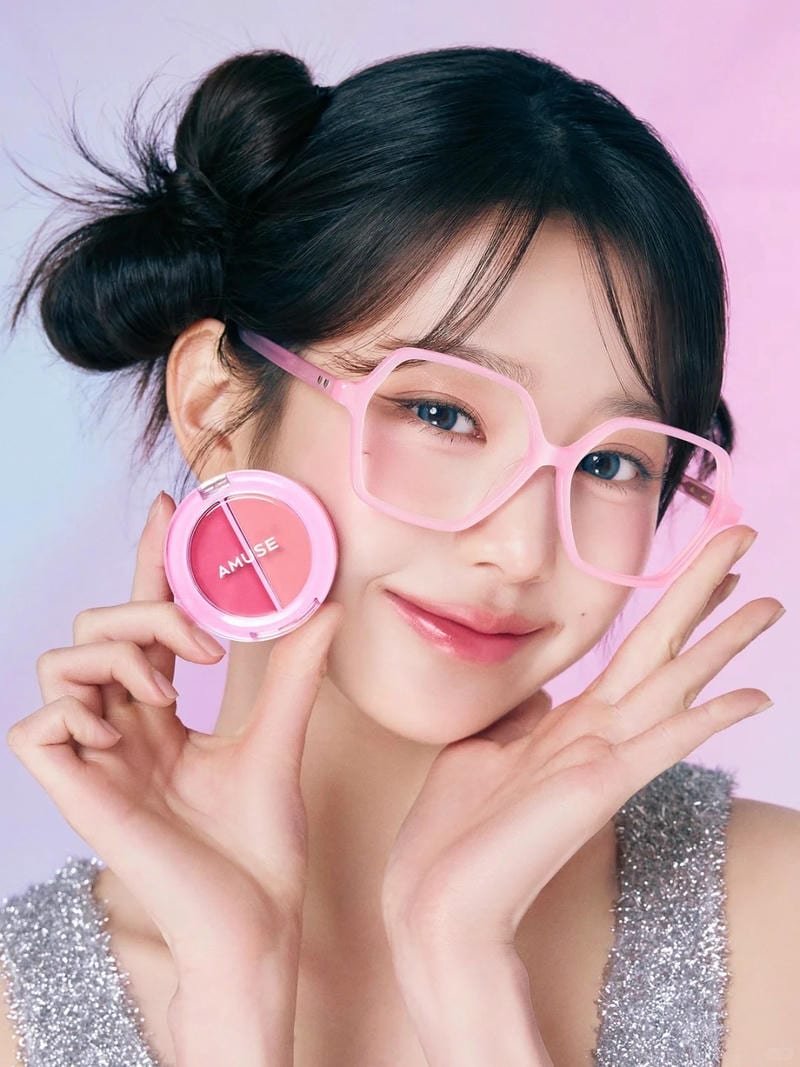 Bộ ảnh gái xinh đeo kính thu hút