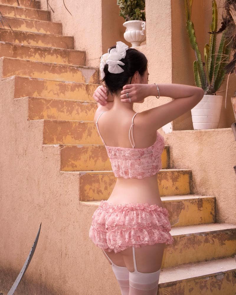 Bộ ảnh gái xinh quay lưng cuốn hút