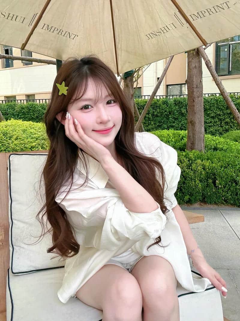 Bộ hình ảnh gái xinh cười sắc nét