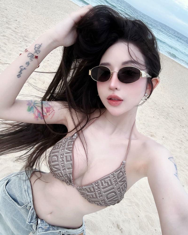 Khám phá kho ảnh gái xinh đeo kính mới nhất