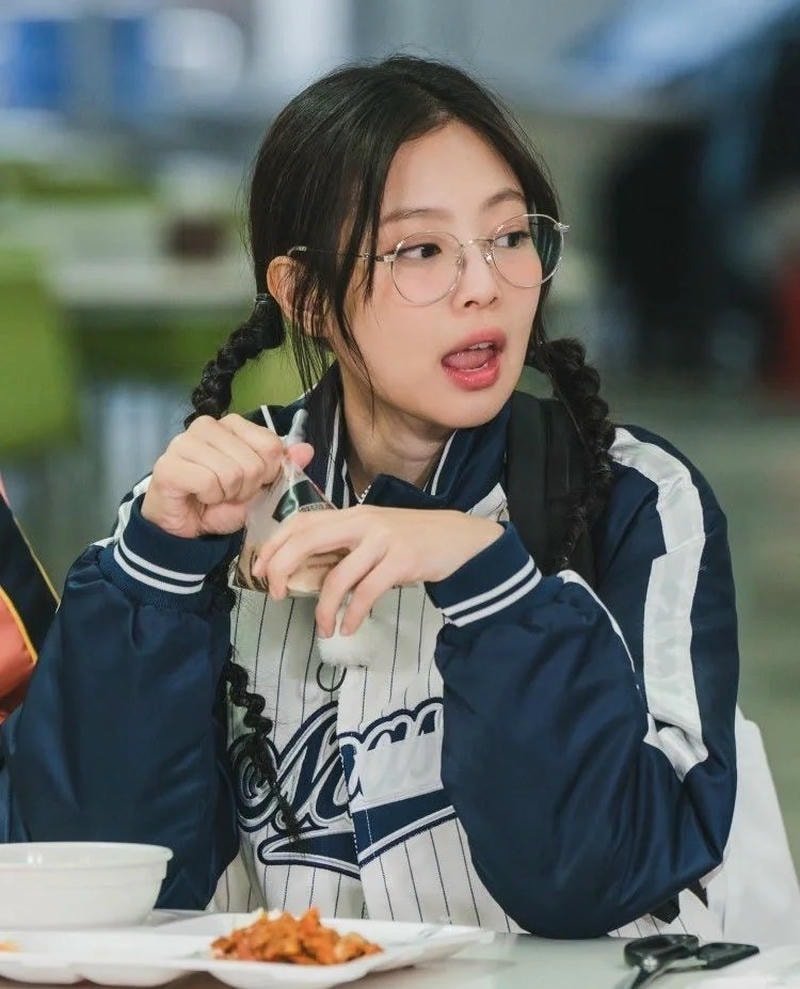 Ngắm ảnh gái xinh đeo kính mới nhất