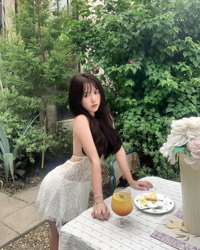 Ngắm ảnh gái xinh mặc váy lưới thu hút