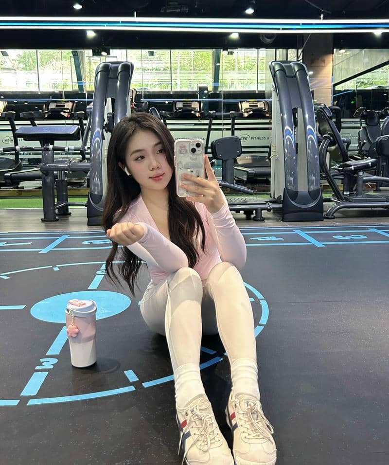 Tải về ảnh gái xinh tập gym chất lượng cao