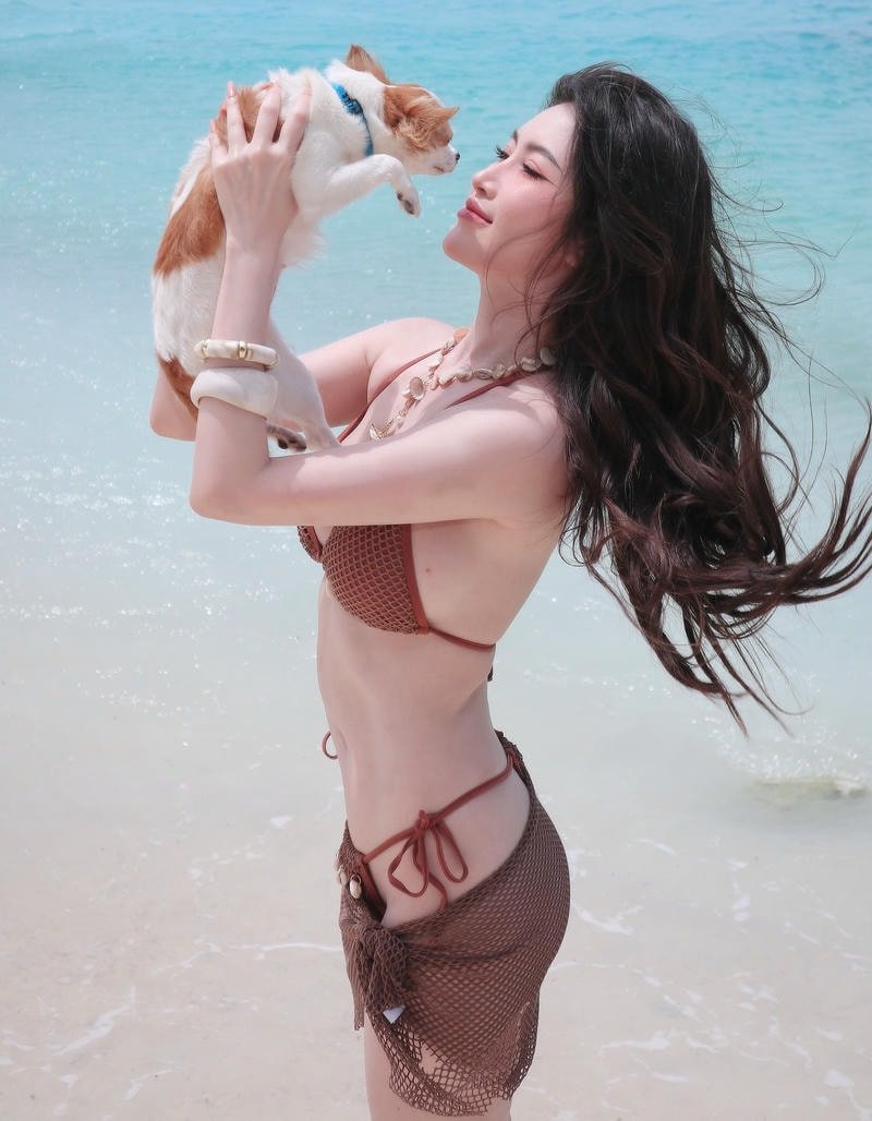 Xem ảnh gái xinh mặc váy lưới chất lượng cao