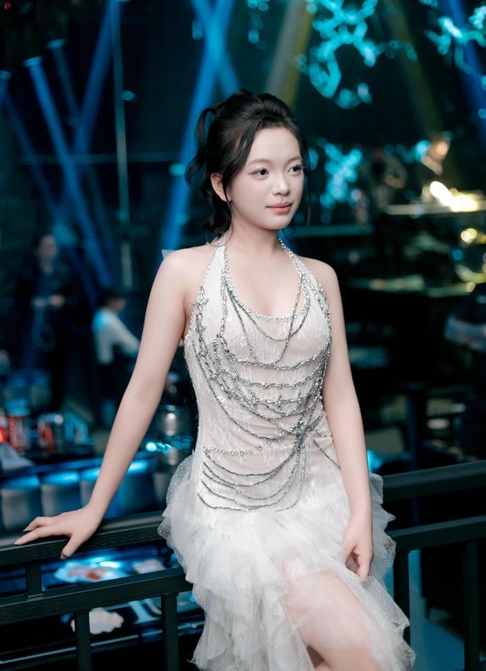 ảnh gái xinh đi bar ấn tượng full hd