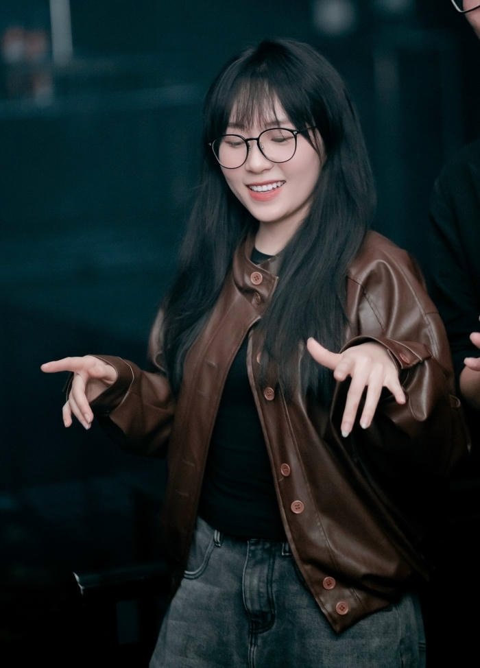 ảnh gái xinh đi bar cực nét 4k