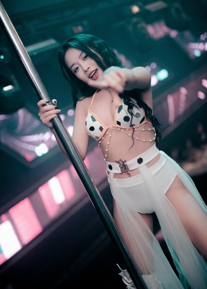 ảnh gái xinh đi bar sắc sảo full hd