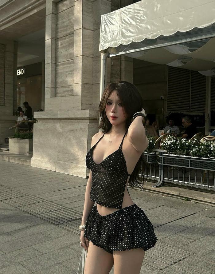 ảnh gái xinh khoe mông đẹp hd