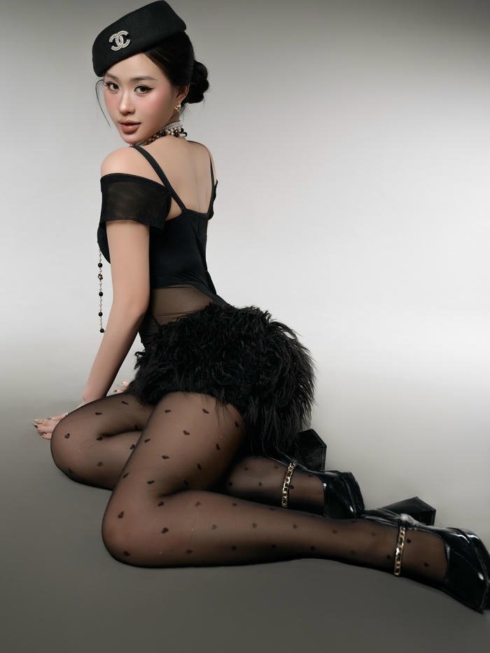 ảnh gái xinh khoe mông nét